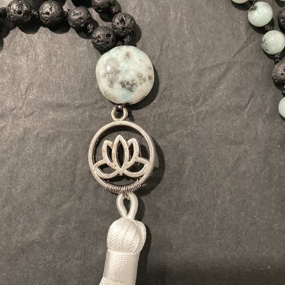 Hand knotted mala - Picture 2 of 4